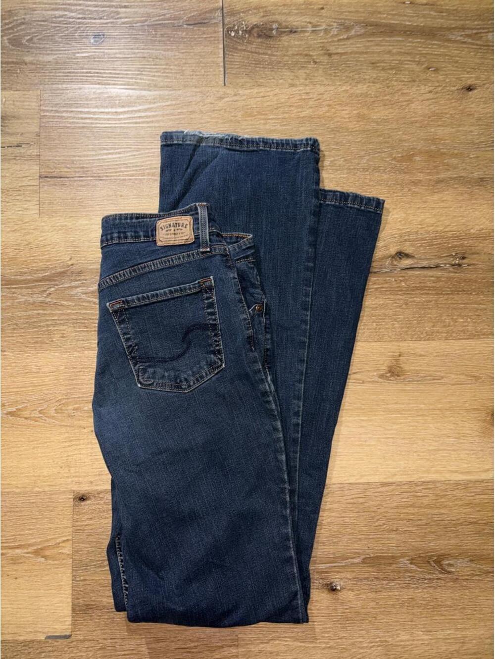 Levi Strauss Signature Bootcut Stretch Jeans Dark Wash Women’s 10 Long